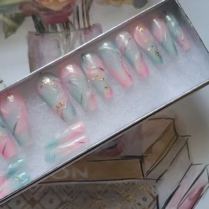 Mermaid Dreams reusable gel press on nails